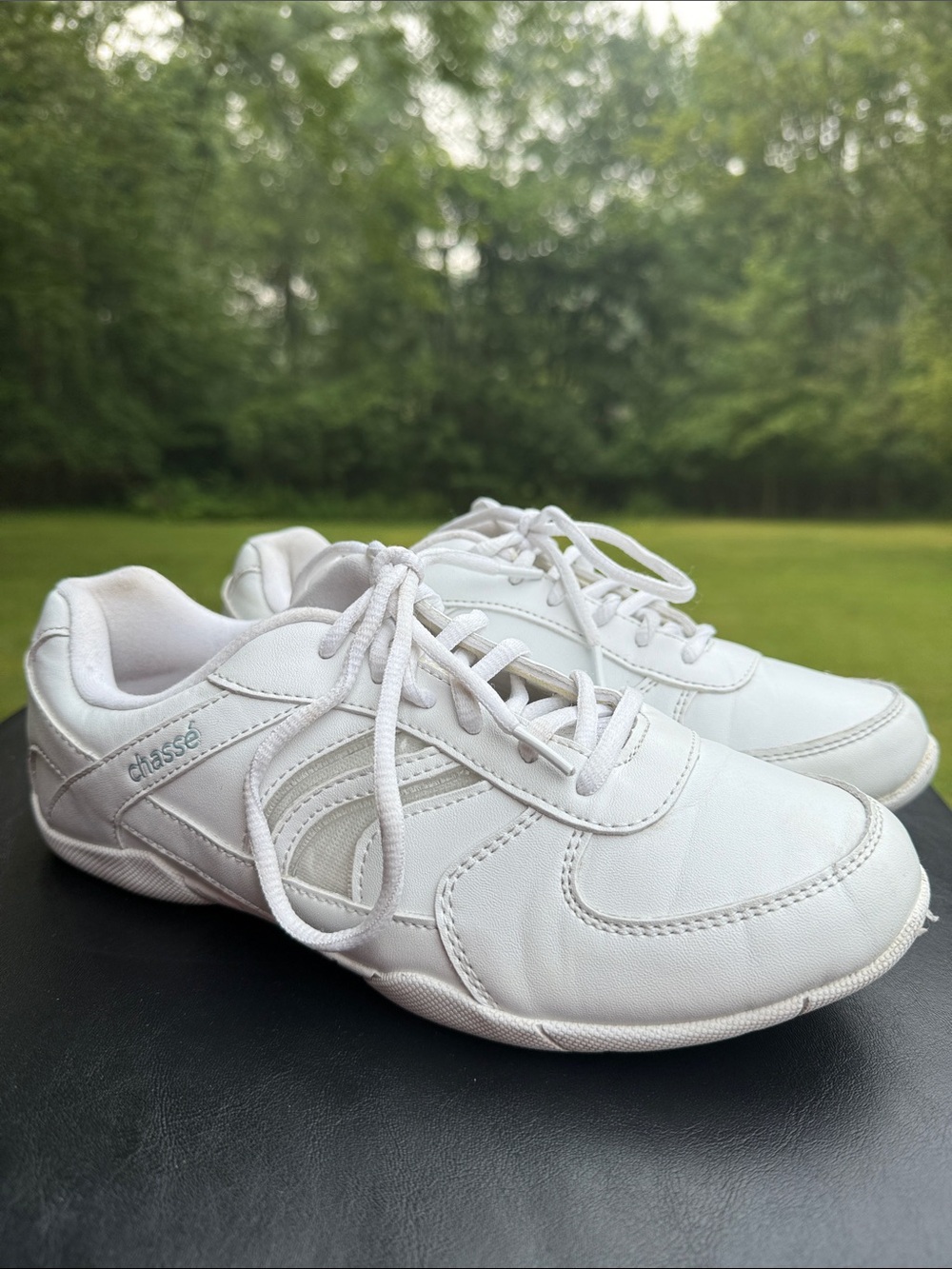 Chassé Flip IV cheerleading shoes featuring a low-profile white design.